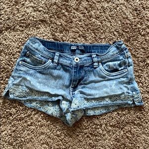 Levi’s Jean cut off shorts 16